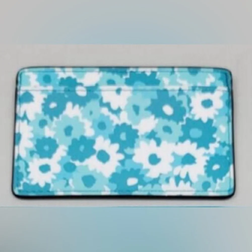 Michael Kors reposhing this